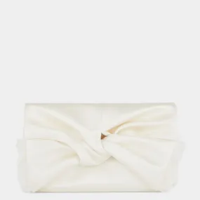 Bow Clutch